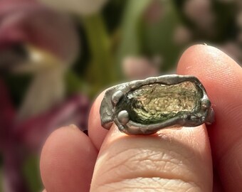 moldavite ring, meteorite, genuine moldavite, moldavite talisman, moldavite crystal, moldavite, , gemstone, rare, minerals, crystals