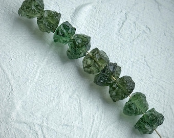 Moldavite, moldavite bead, drilled moldavite 2,5 ct, moldavite crystal, certified moldavite, meteorite, moldavite talisman, LDG