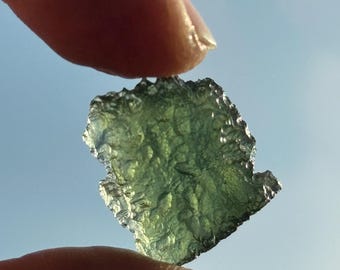 Certifierad moldavitkristall: 2,57 g grön meteorit-talisman