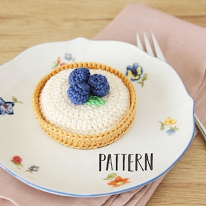 Wzór na szydełkową tartę z jagodami [TYLKO WZÓR CYFROWY] [amigurumi z jedzeniem, wzór szydełkowy na ciasto, zabawka jedzenie, dekoracja jedzeniem, ręcznie robiony prezent]