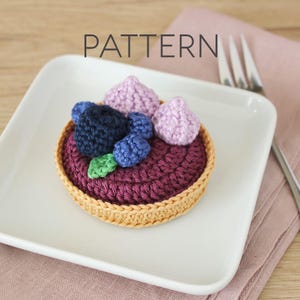 Schema all&#39;uncinetto per tortine di more [SOLO SCHEMA DIGITALE] [cibo amigurumi, schema all&#39;uncinetto per torte, cibo giocattolo, decorazioni alimentari, regalo fatto a mano]