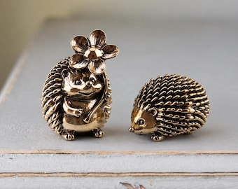 Statuetta di riccio in ottone / Decorazione a forma di animale in ottone anticato / Regalo per la nonna / Oggetto da collezione /