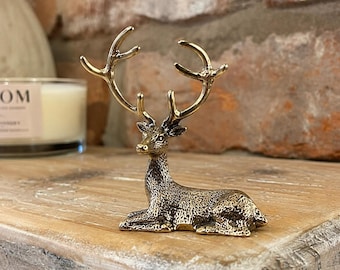 Ornamento a forma di cervo in ottone / Animali in ottone massiccio / Regalo per la mamma / Oggetti da collezione in ottone / Statuette di animali / Regalo per la nonna