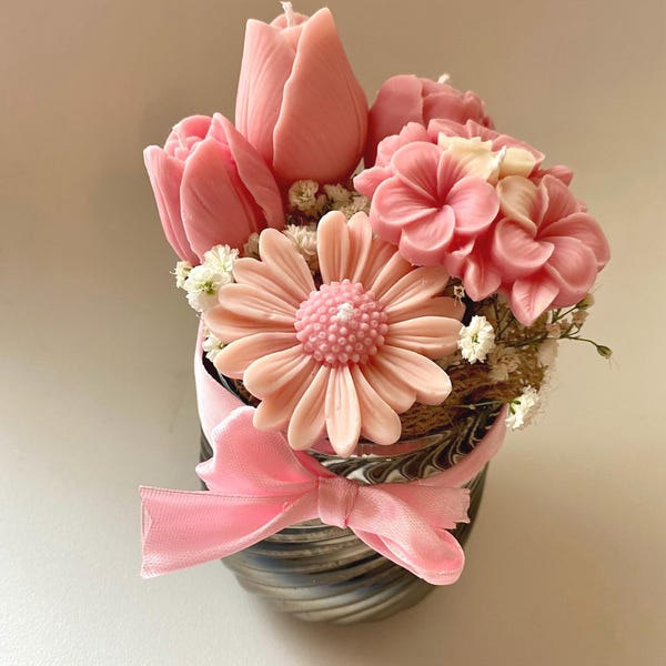 Candle arrangement, flowers in a glass votive candle holder /KGW001