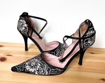 Escarpins Y2K Karen Millen en satin brodé à lanières et strass Taille 38