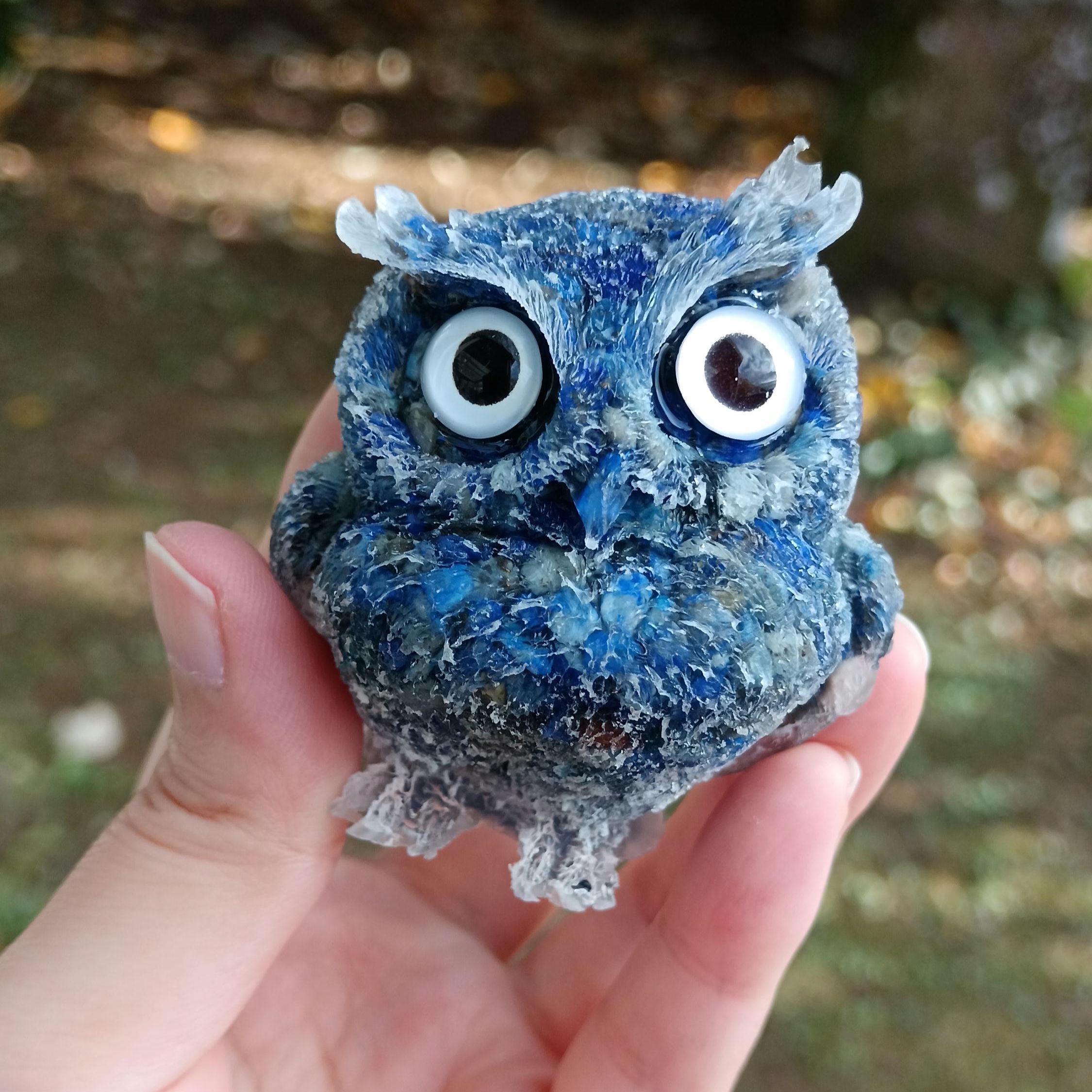 Hibou en lapis-lazuli. Sculpture artisanale d'animaux pour d&eacute;coration et lithoth&eacute;r
