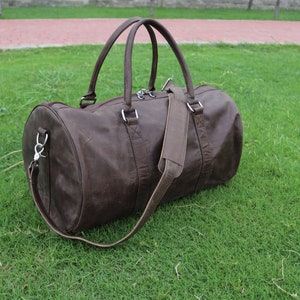 Leather Duffle Bag - Men&#39;s & Women&#39;s Weekender Bag, Travel Gym Duffel Bag, Overnight Holdall Bag for Weekend Getaways, Hand Luggage Bag