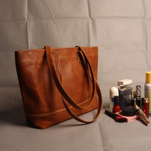 Sac fourre-tout personnalisé en cuir grainé pour femme, grand sac à main fourre-tout fait main personnalisé pour femme-Sacs à main de week-end-Cadeau d'anniversaire