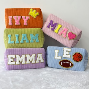 Pochette personnalisée en velours côtelé avec patch lettres en chenille, trousse de maquillage, trousses de toilette personnalisées, cadeau personnalisé, cadeau d'anniversaire, pochette cadeau