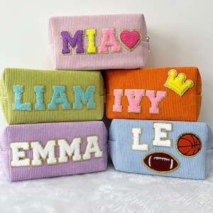 Pochette personnalisée en velours côtelé avec patch lettres en chenille, trousse de maquillage, trousses de toilette personnalisées, cadeau personnalisé, cadeau d'anniversaire, pochette cadeau