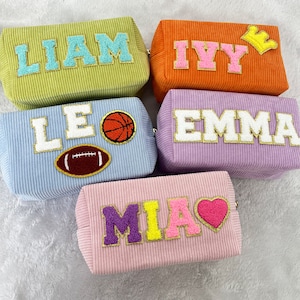 Pochette personnalisée en velours côtelé avec patch lettres en chenille, trousse de maquillage, trousses de toilette personnalisées, cadeau personnalisé, cadeau d'anniversaire, pochette cadeau