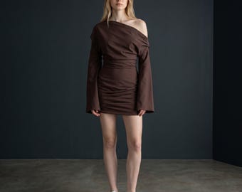 Marszczona, dopasowana mini sukienka, modelująca sukienkę na imprezę, elegancka mini sukienka z długim rękawem, seksowny strój na randkę, minimalistyczna, dopasowana sukienka koktajlowa
