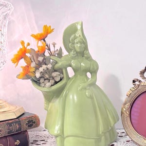 Vintage Southern Belle Vase|by Haeger 1960|Satin Finish Light Green|Home Decor