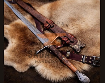 Hand-Forged Elven Longsword: Damascus Steel Blade, Walnut Handle, Emerald Accents