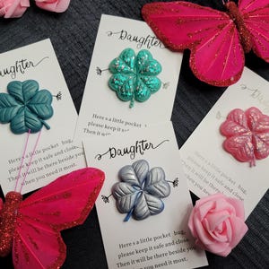 Tochter, Glücksbringer, Epoxidharz, Geschenk, Geburtstag, Liebe, Familie, Familie, Kleeblatt, Taschenumarmung, Pocket Hug