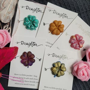 Tochter, Glücksbringer, Epoxidharz, Geschenk, Geburtstag, Liebe, Familie, Familie, Kleeblatt, Taschenumarmung, Pocket Hug