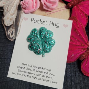 Pocket Hug, Taschenumarmung, Epoxidharz, Geschenk, Geschenkidee, Einzelstück, Liebe, Familie, Kleeblatt , Glücksbringer, Familie, Freunde