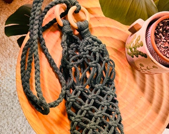 Porte-bouteille en macramé