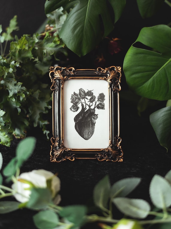 Anatomical Heart with Roses Gothic Print - Anatomy Art Wall Decor for Dark Academia Interiors - Elegantly Macabre Gift Idea - Romantic Goth
