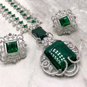 Gioielli ispirati a Nita Ambani/gioielli con pietra di smeraldo/collana lunga/gioielli con doppietto