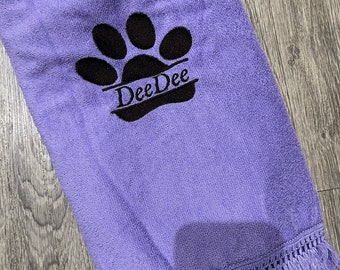 Embroidery file Split dog paw for personalisation