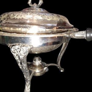 Elegant Vintage 5 piece Wm. Rogers Silver Plate Chafing Dish