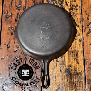 Griswold #8 Small Block Logo Cast Iron Skillet, 704J, Late Handle. Still Fab From The Fifties!