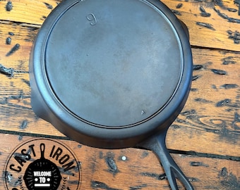 HTF Lodge #9 Single Notch Cast Iron Skillet with Raised 4 Maker's Mark. Crack Sale, Tiny Hairline.