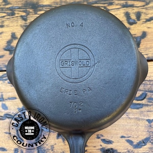 Griswold #4 Small Block Logo Cast Iron Skillet, 702B, Smooth Bottom, Late Handle. Super Swirls & Super Lightweight!