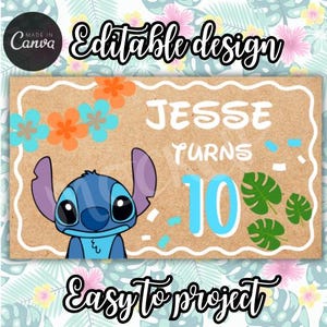Puede incluir: Un dise&ntilde;o tem&aacute;tico de cumplea&ntilde;os con el personaje Stitch. El dise&ntilde;o incluye el nombre "Jesse", las palabras "Turns 10" y elementos decorativos como flores y hojas. Tambi&eacute;n se incluyen las palabras "Editable design" y "Easy to project".