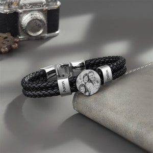 Bracciale in pelle da uomo con foto personalizzato,bracciale commemorativo,bracciale personalizzato con nome di famiglia,regali di anniversario,regalo per lui/lei,regalo per mamma/papà immagine 2