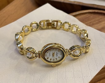 Pearl Women's Watch With Name,Dainty Gold And White Pearl Bracelet Watch,Gift for Her,Mom,Wife,Christmas Gift,Comes Luxury Gift Box
