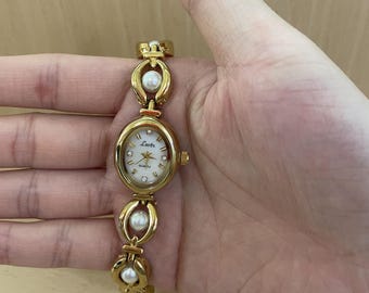 Personalized pearl women's watch,custom name wrist watch,women dainty gold watch,gift for her,mom,wife,Christmas gift