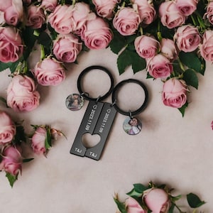 Customized couple keychains, anniversary gifts, Valentine&#39;s Day gifts for boyfriend,personalized gifts for boyfriend and girlfriend