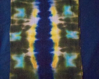 Blauw en groene shibori geverfde theedoek