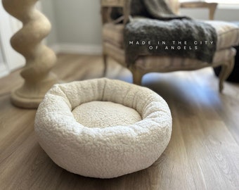 Fluffy Teddy plush donut Cat bed in white color, Ultra-soft, Removable pillow, Pet bed, Snuggle purrfect donut bed, Cuddle meow donut