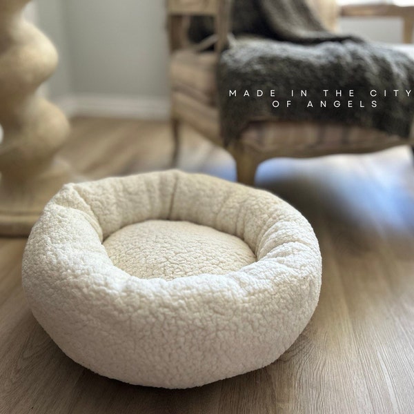 Fluffy Teddy plush donut Cat bed in white color, Ultra-soft, Removable pillow, Pet bed, Snuggle purrfect donut bed, Cuddle meow donut