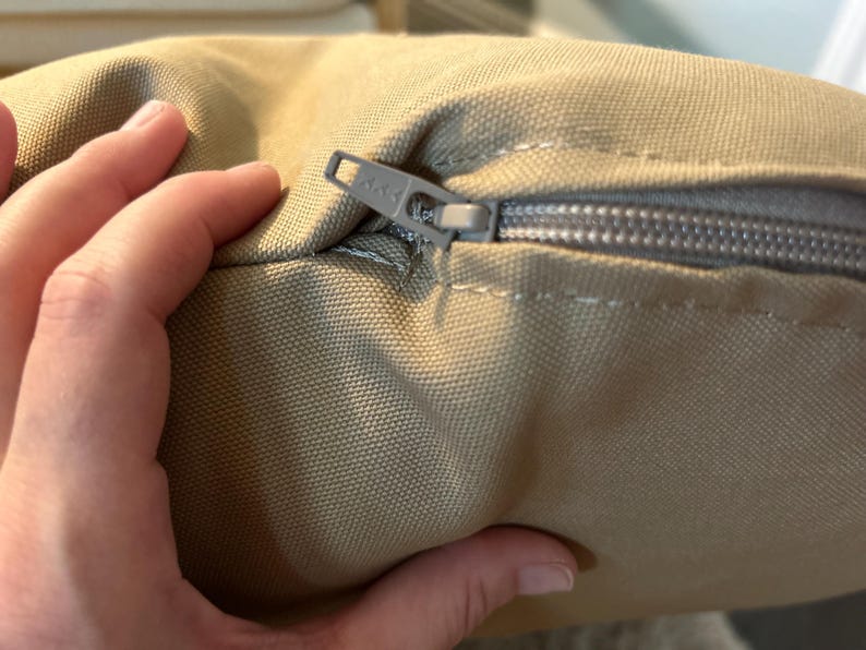 ykk zipper dog bed cover close up durable heavy duty zipper canvas