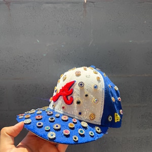 Verontruste baseballpet van Atlanta Braves met strass steentjes