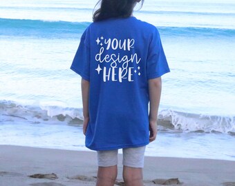 Kinder Mockups Bundle Royal, Vorderseite & Rückseite, Gildan 5000b Mockup Bundle, Strand Mockup, Jugend Tshirt Mockup Blau, Kleinkind Tshirt Mockup