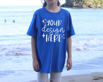 Kinder Mockups Bundle Royal, Vorderseite & Rückseite, Gildan 5000b Mockup Bundle, Strand Mockup, Jugend Tshirt Mockup Blau, Kleinkind Tshirt Mockup