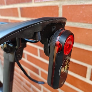 Saddle support + AIRTAG for GARMIN VARIA / bontrager flare / Magene