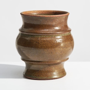 Vintage-Vase oder Pflanztopf von Moody Brown Studio Pottery // Skulpturales Keramikgefäß für Küchenutensilien