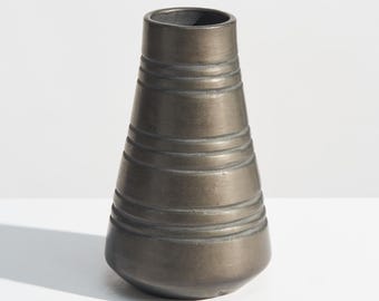 Vintage, elegante vaas van Oaxacaans Barro Negro-aardewerk // Gemaakt in Mexico, gesigneerd, zwart kleien object