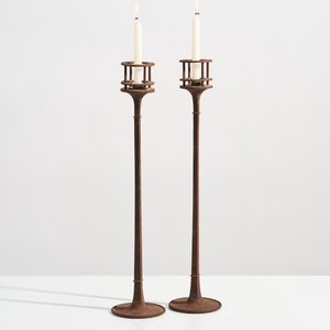 1960年代 ヴィンテージ ダンスク モダニスト トール アイアン キャンドル ホルダー ペア // 希少な MCM ダンスク デンマーク キャンドルスティック ホルダー // Jens Quistgaard によるデザイン