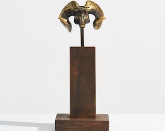 Vintage bronzen ramkopsculptuur op houten voetstuk