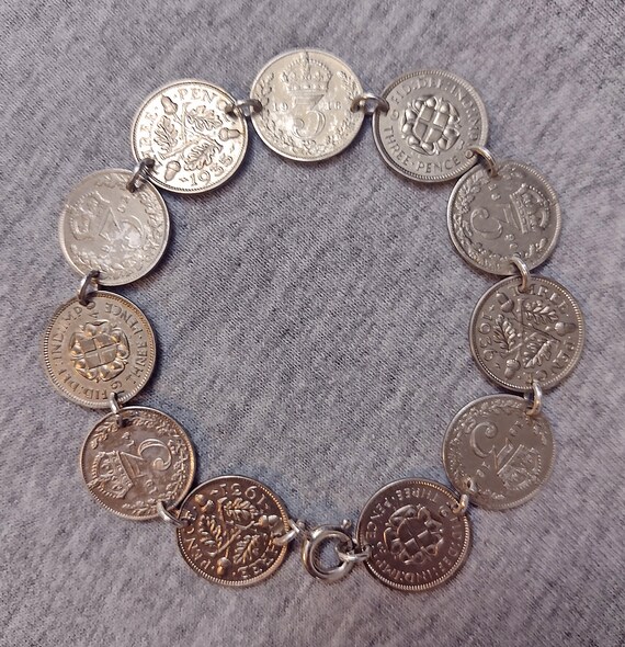 Vintage Silver Threepence Bracelet 1890-1940: Quee
