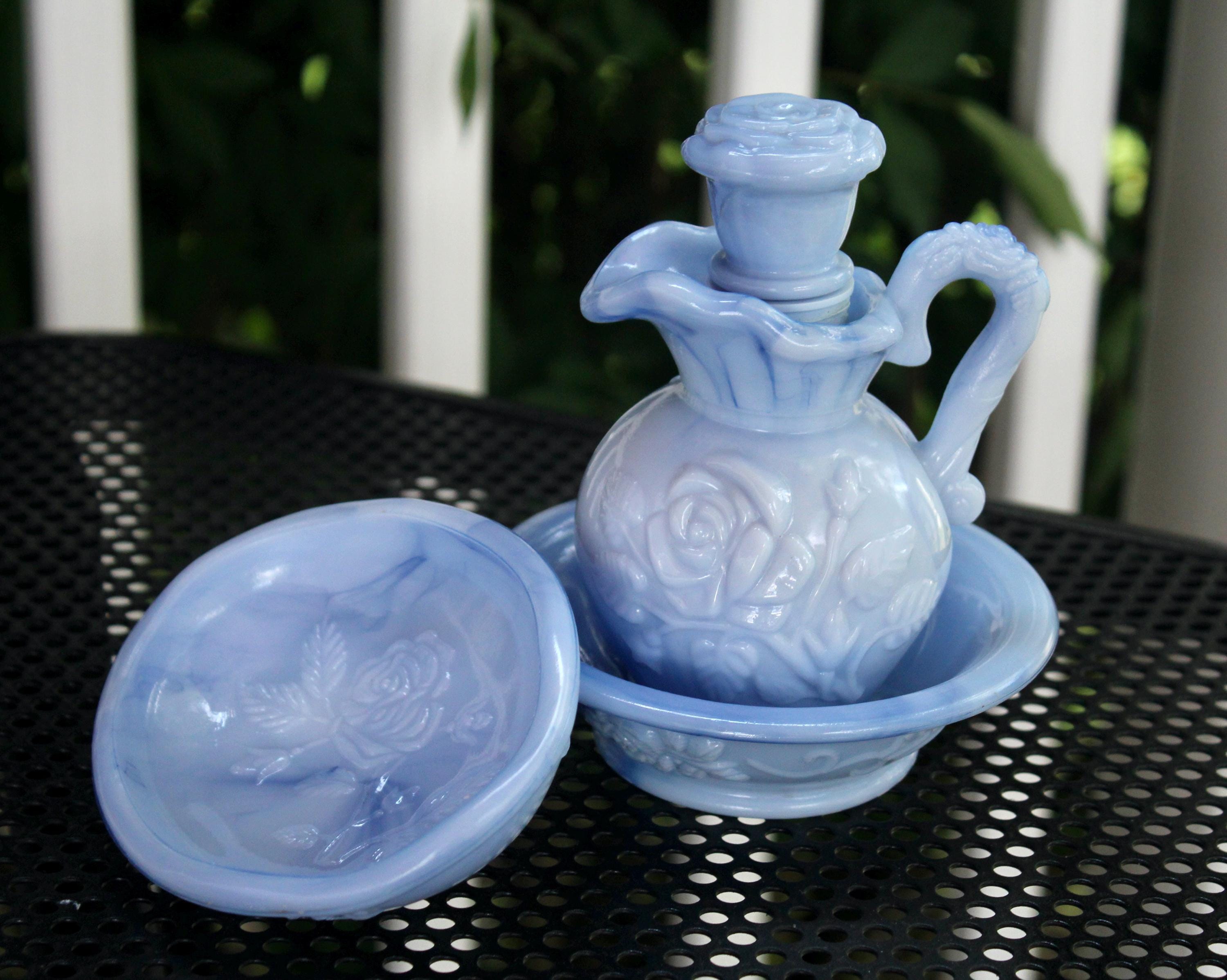 Vintage 1978 AVON Embossed Rose Marbled Blue/white Milk Glass Bath