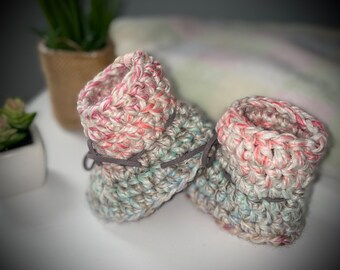 Baby Booties // crochet booties, infant shoes, crib shoes, tiny slipper, newborn booties, pre walker shoes,