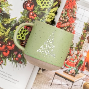 Mug poterie sapin, cadeau mug arbre de Noël pour la famille, mug rustique mug arbre esquisse, cadeaux de Noël, mug esthétique minimaliste pour elle ZT